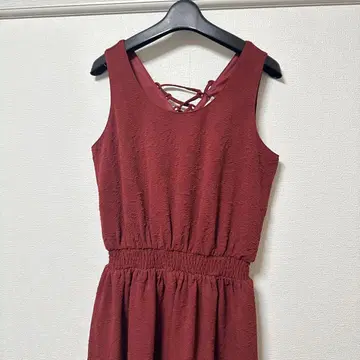 MOUSSY 빨간색 슬리브리스 복숭아뼈 원피스