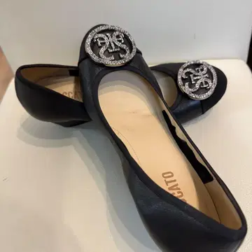 이번 시즌 상품 새상품급 스타카토 웨지 펌프스 24.5cm