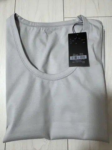 실크 터치 코튼 U 넥 T 셔츠