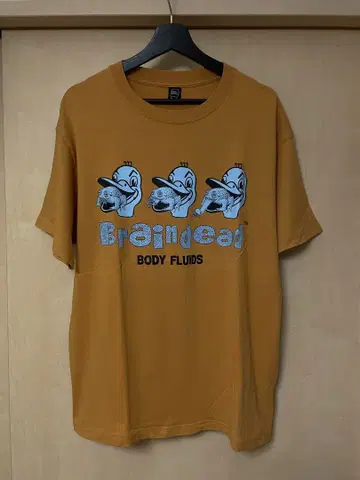 Braindead 티셔츠 m 사이즈