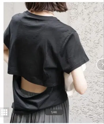 LES SELVES BACK OPEN S/S 티셔츠