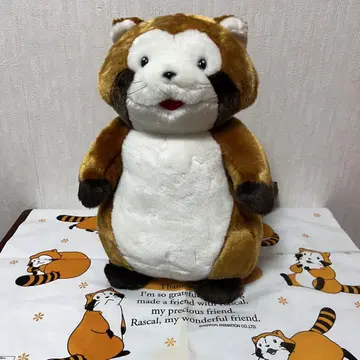 세븐일레븐에서 한정 판매 초기 '너구리 라스칼' 봉제 인형 약 40cm