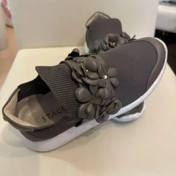 스타카토 24.5cm 스니커즈 슬립온 그레이