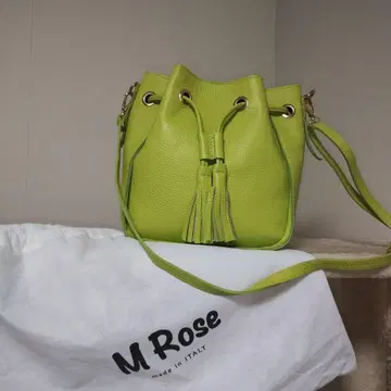 M Rose 라임 그린 숄더백