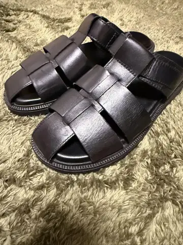 가죽 샌들