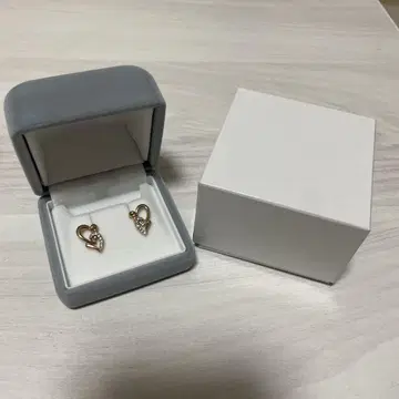 더블 하트 모티브 귀걸이