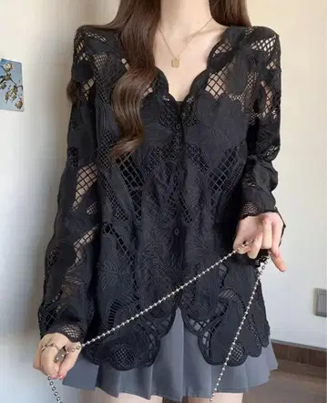 미사용 새상품 엘레강트한 레이스 긴팔 V넥 가디건 블랙