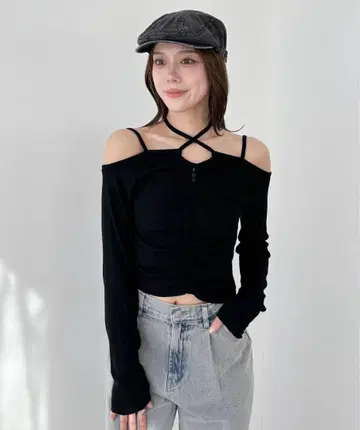 헤더 프론트 개더 오프숄더 티셔츠