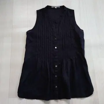 DOMESTIC HRMBRAND 린넨 핀턱 슬리브리스 블라우스
