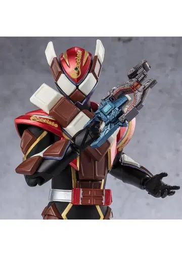 S.H.Figuarts 가면라이더 바렌 초코돈 폼 피규아트