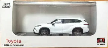 LCD 1/64 도요타 하이랜더 화이트
