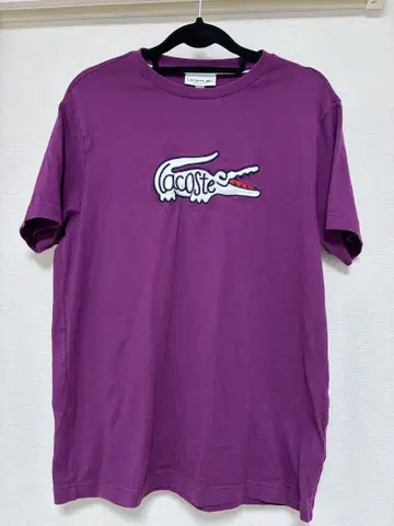 LACOSTE 라코스테 퍼플 자수 로고 티셔츠