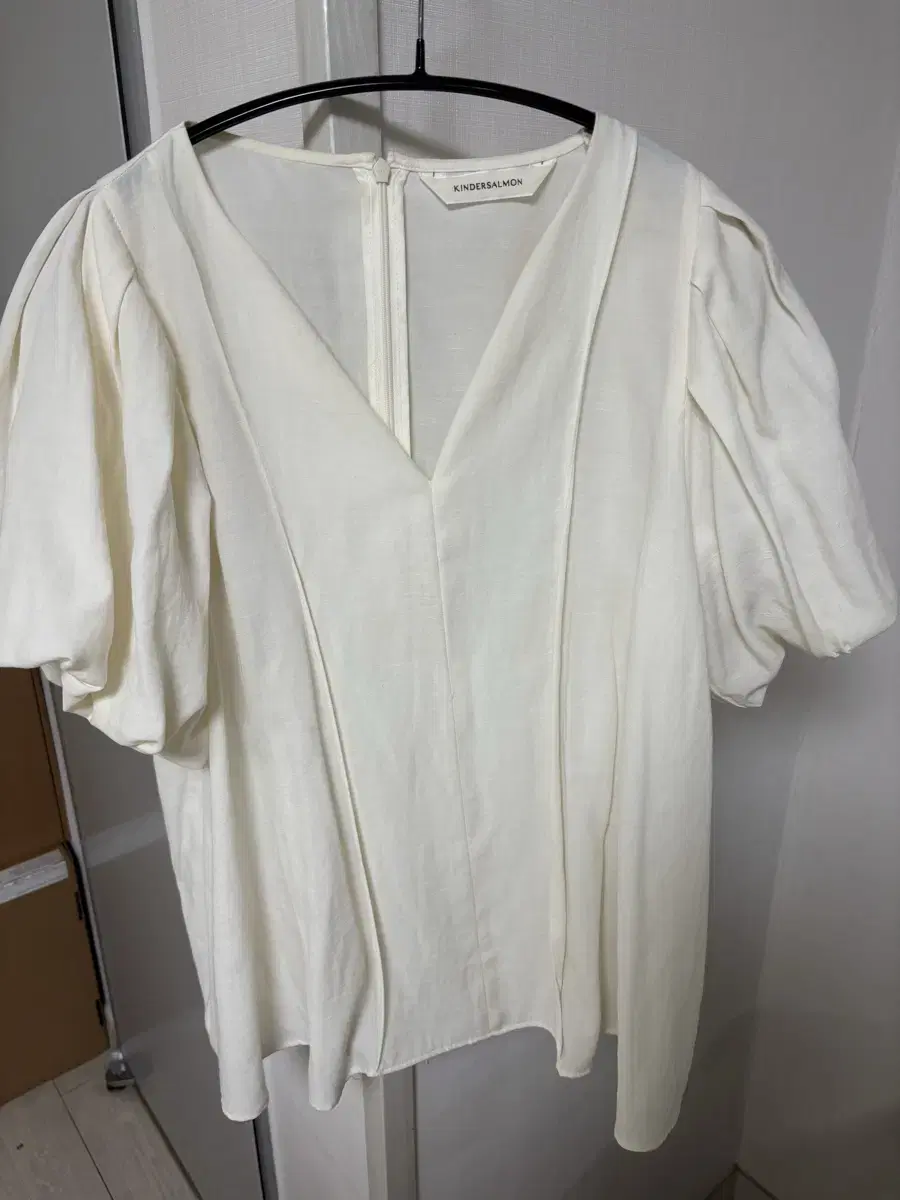Kinder Salmon Puff Linen Blouse