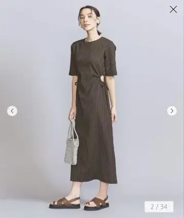 사이드 홀 숏 슬리브 원피스