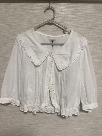 바른넷 화이트 코티지 러플 블라우스