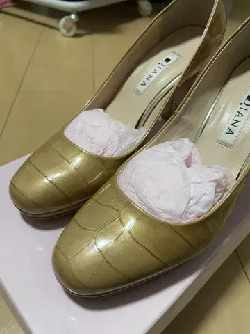 DIANA 베이지 크로커다일 스타일 힐 23cm