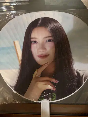 미아이 사쿠라이 미우 부채