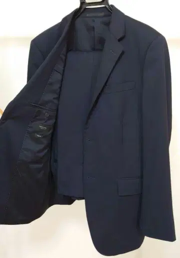 유니클로 남성 수트 상하의 (스트레치 울 슬림 자켓, 팬츠 세트)
