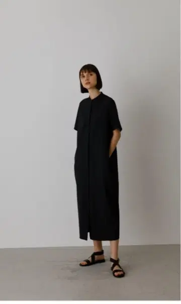블랙 롱 드레스 숏 슬리브