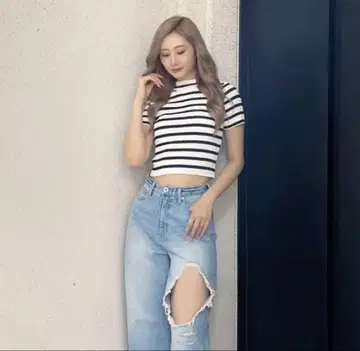 GYDA 스트라이프 크롭 반팔 상의
