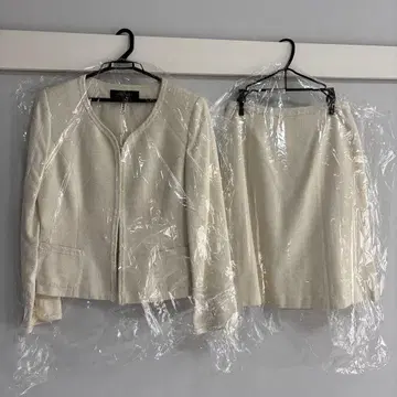 여성용 수트 입학식