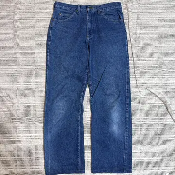 Lee 200 W32 L34