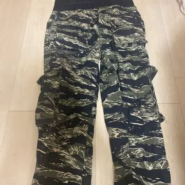 카모 패턴 카고 팬츠