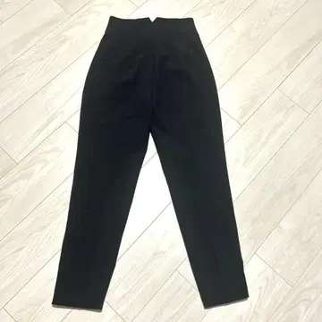 ZARA 자라 턱 팬츠 하이 웨스트 팬츠 블랙
