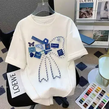 화이트 티셔츠 리본 디자인
