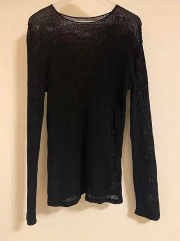 LOW CLASSIC 블랙 니트 스웨터