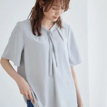 로페피크닉 메탈 버튼 리본 타이 하프 슬리브 블라우스 새상품