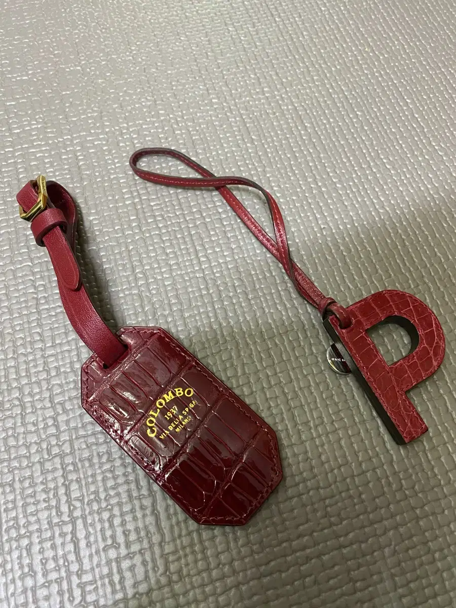Colombo Nametag Initial Charm