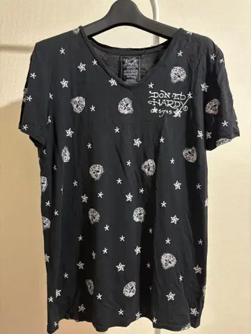 Ed Hardy 별과 스컬 V넥 티셔츠