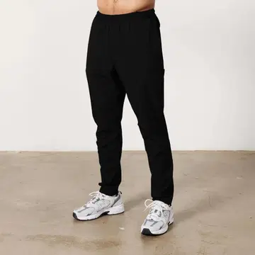 VANQUISH FITNESS 블랙 테이퍼드 퍼포먼스 팬츠
