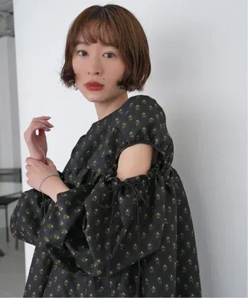 꽃무늬 오프숄더 원피스