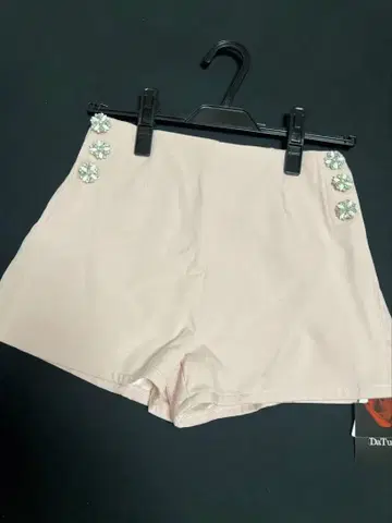 DeTuRa 비쥬가 달린 핑크 숏 팬츠