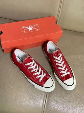미사용 새상품 빨간색 로우 컷 ct70 26cm CT70