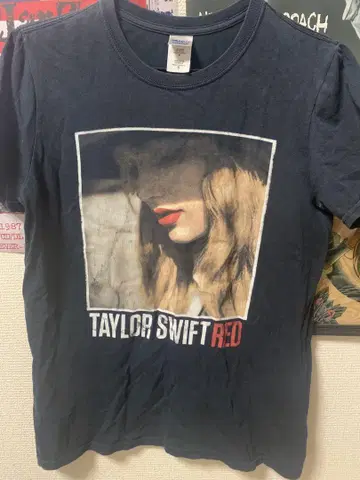 Taylor Swift RED2013 티셔츠 S 사이즈