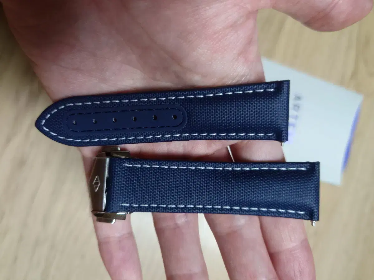 Artem Sailcloth Loop-less Navy + Deployant Clasp (New)