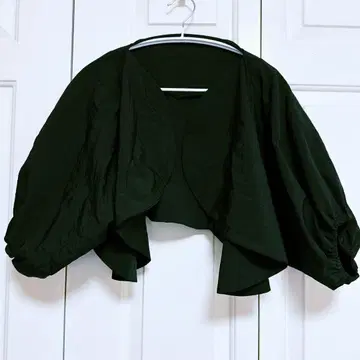 블랙 컬러 볼레로