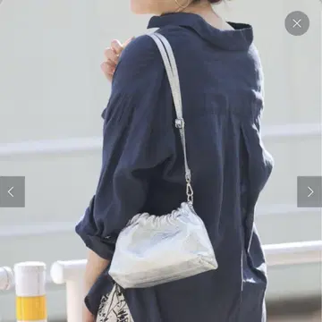 저널 스탠다드 말론 개더 숄더백 실버