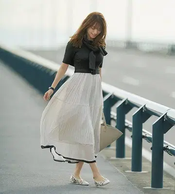저스길리티 가디건 플리츠 스커트 도킹 원피스 블랙 2