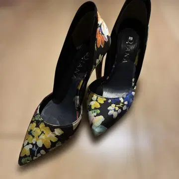 Diana 꽃무늬 펌프스 23cm 박스 있음