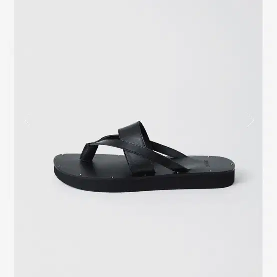 Urbanic 30 ♥ Florence Flip-flops / 追跡付 Urbanic30 Florence Flip-Flops 250 on Bunjang Global Site.