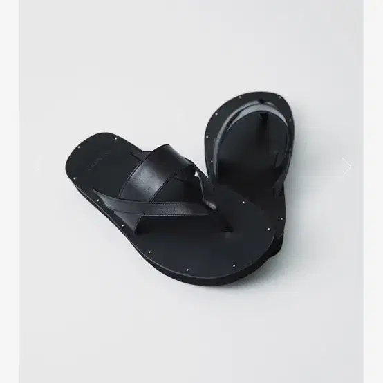 Urbanic 30 ♥ Florence Flip-flops / 追跡付 Shoes > Flip-Flops