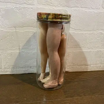 빈티지 인형 다리 비스크 인형 다리를 채운 인테리어 항아리