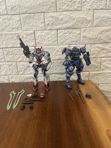 1/144 HG GQuuuuuuX(지크 액스) + 군경 자쿠 2개 세트