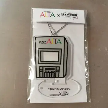 신주쿠 알타 아크릴 키링