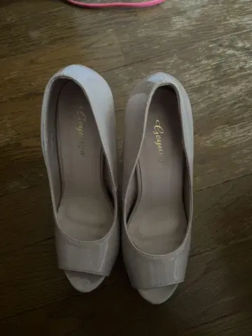 베이지 오픈토 하이힐 캬바쿠라 파티