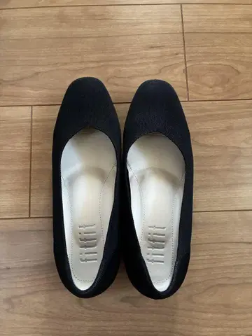 블랙 플랫 슈즈 fitfit. 24